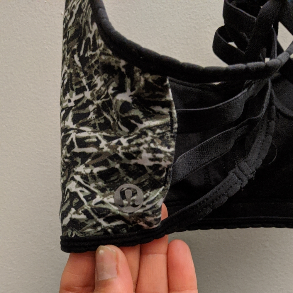 Lululemon sports bra